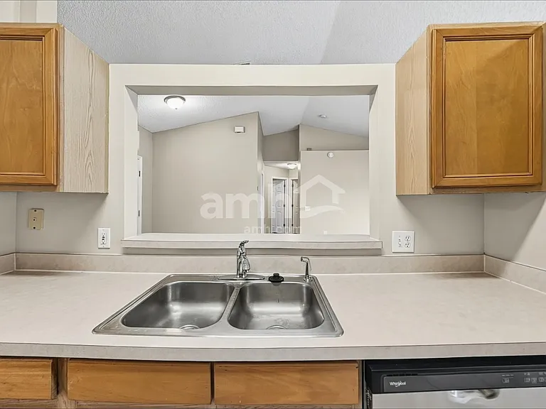 2423 Hybrid Dr — Photo 3