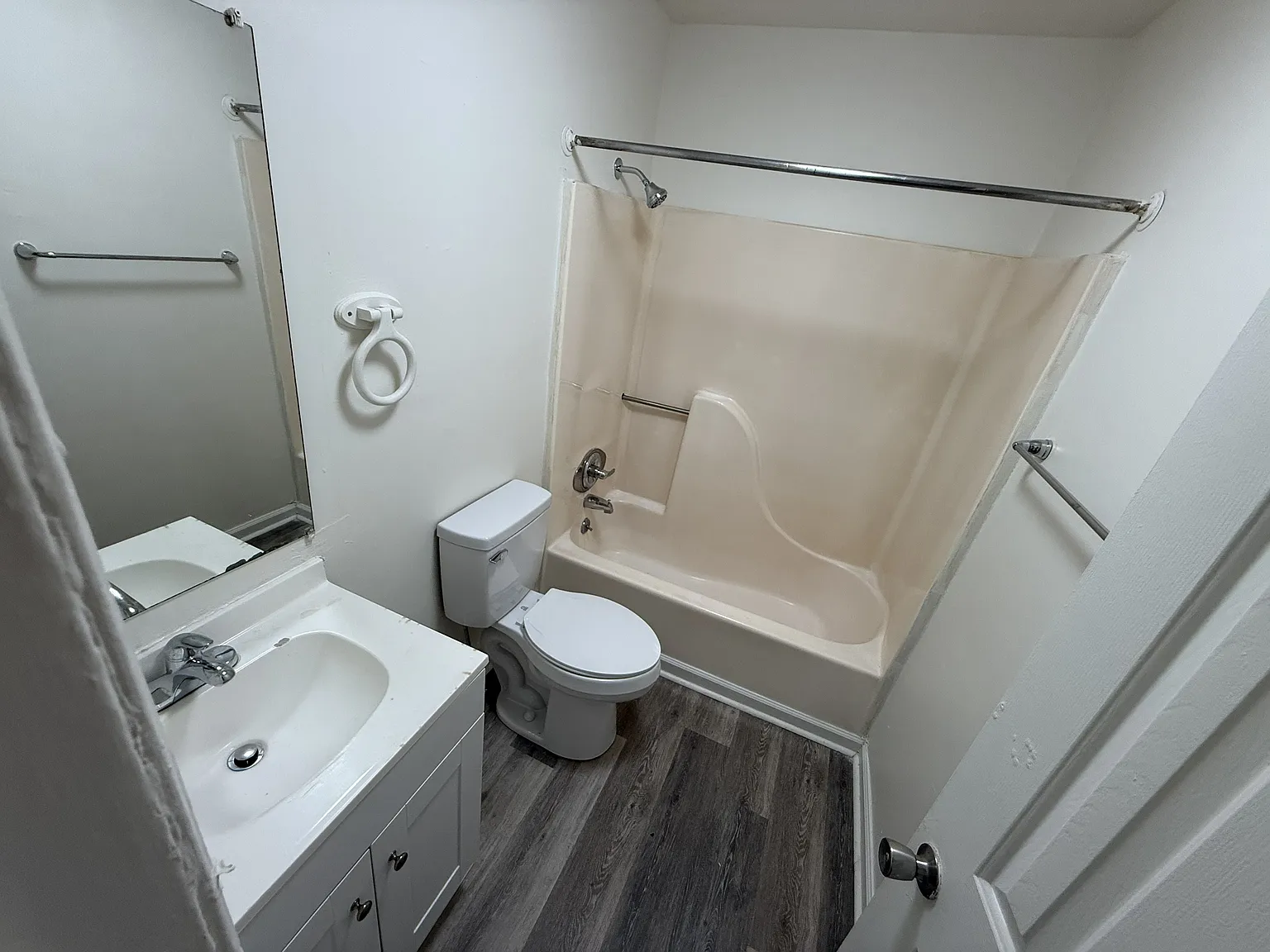 2 bed, 800 sqft, $895 — Photo 3