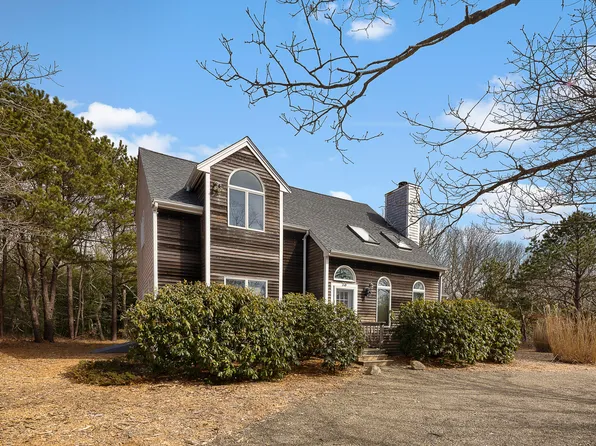 73 Dodgers Hole Rd, Edgartown, MA 02539