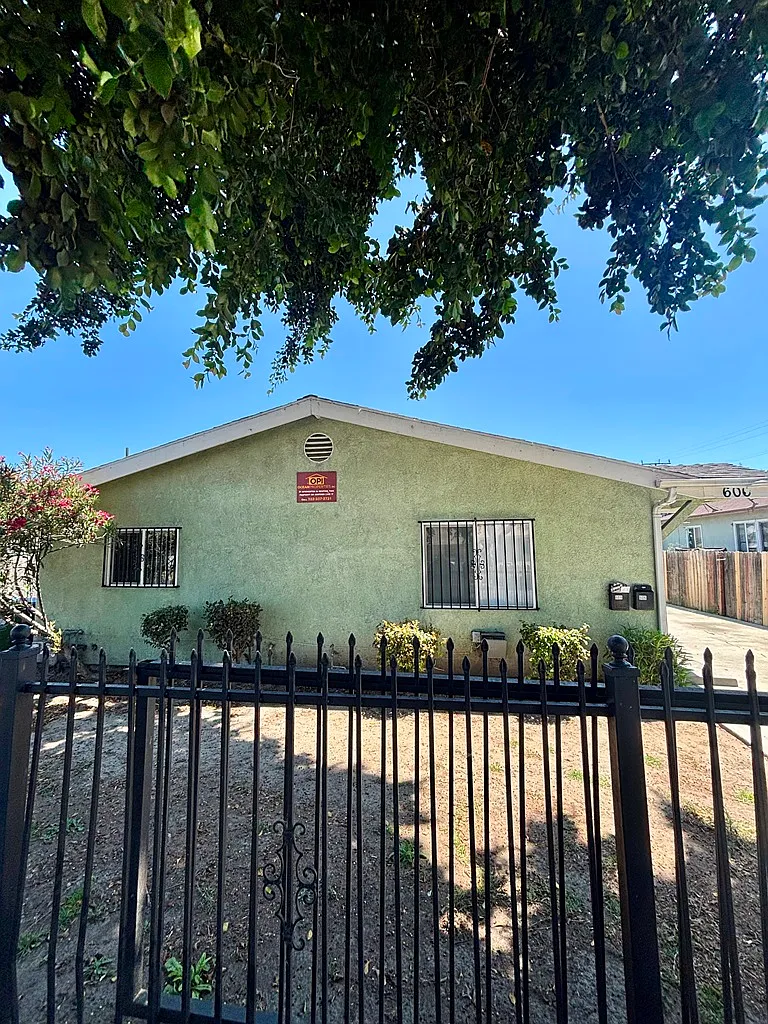 3 bed, 1798 sqft, $3,500 — Photo 1