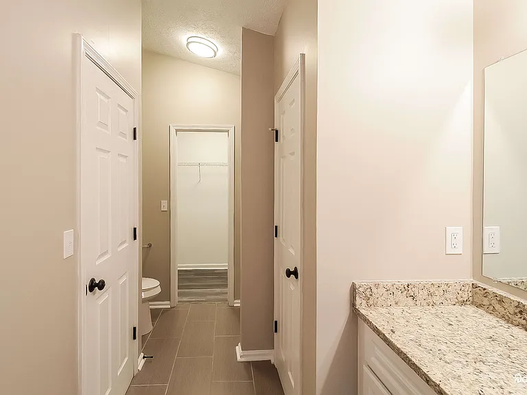 400 Clairidge Ln SW — Photo 9