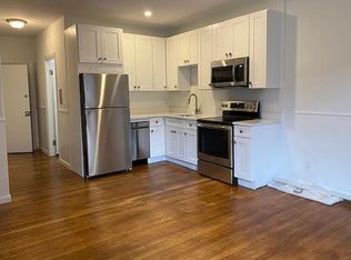 498 Beacon St #1, Boston, MA 02115