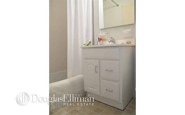 Rented by Douglas Elliman | media 5