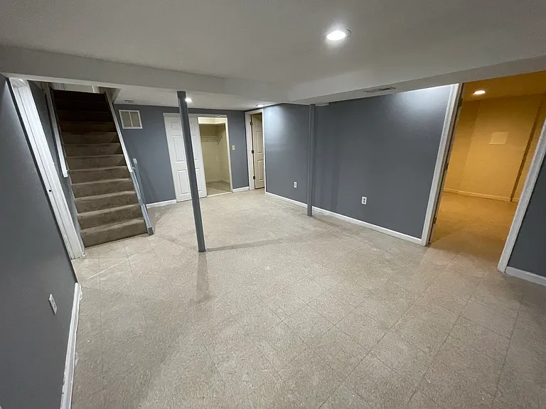216 Carnation Ct #BASEMENT — Photo 24
