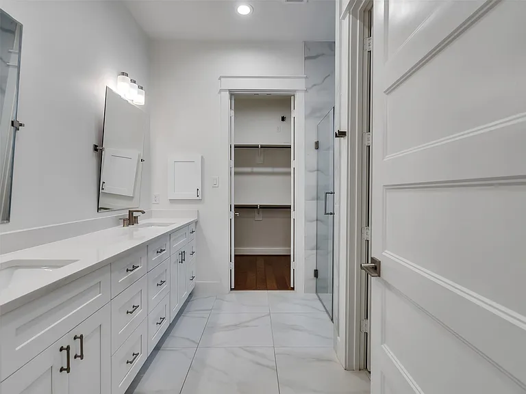 10330 Grove Row Ave — Photo 38