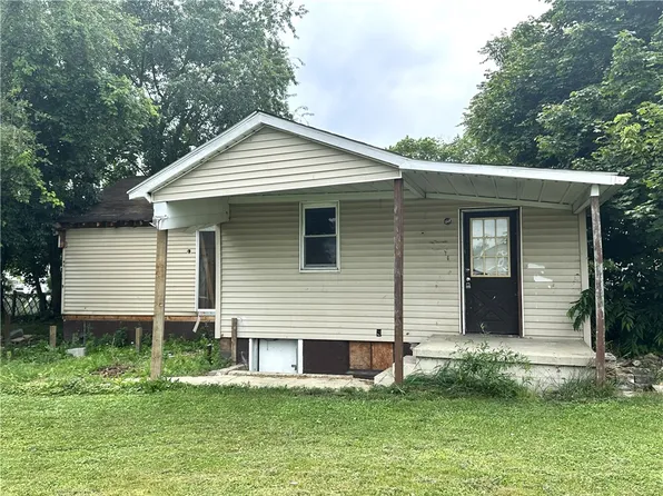 8 1/2 Apple St, Uniontown, PA 15401