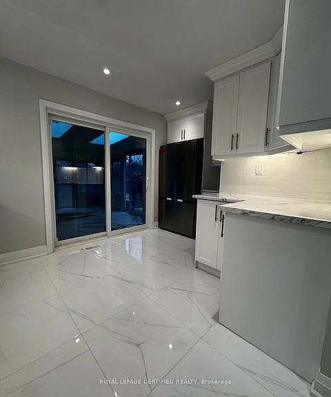 16 Almond Ave — Photo 23