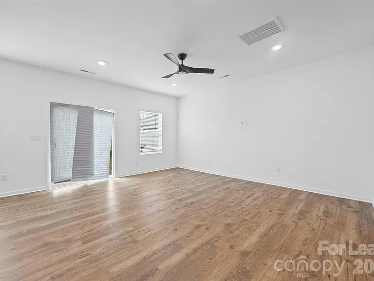 328 Drawbar Dr — Photo 5