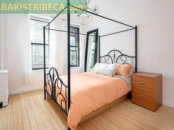 5th image of 117 W 96th St APT 2