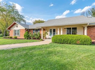 402 Holly Terrace Ct, Ballwin, MO 63011