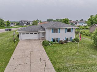 701 W Queen St, Osakis, MN 56360