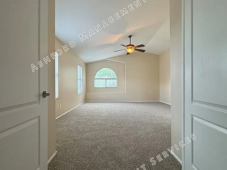 8303 S 47th Ln — Photo 22