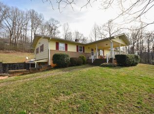351 Saunders Rd, Franklin, NC 28734