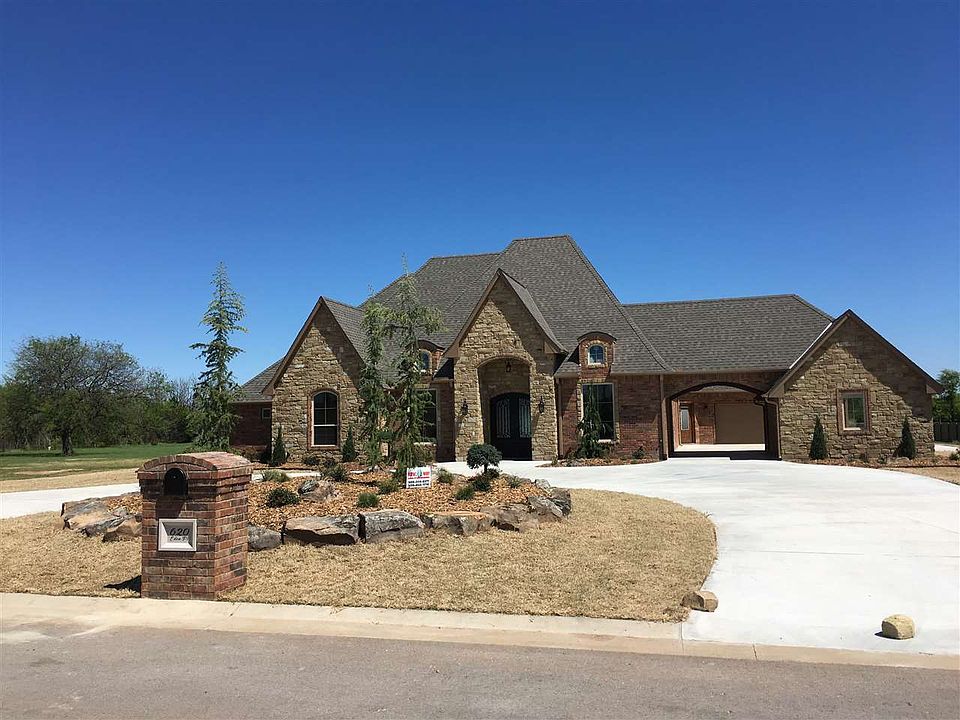1st image of 620 SW Eden Pl