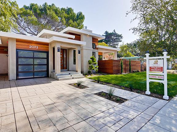 3rd image of 2073 Edgewood Dr