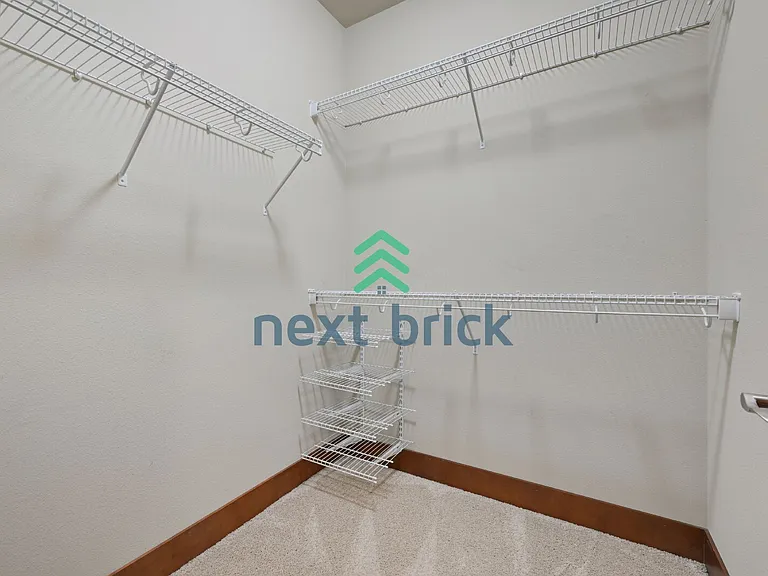 3813 NE 3rd Pl — Photo 19