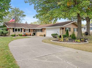 9344 Hilltop Dr, Saint John, IN 46373