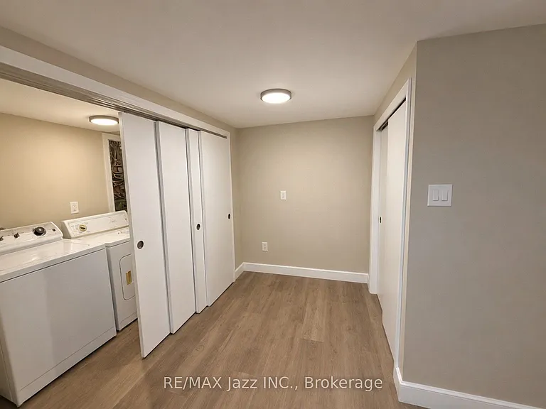624 Stewart St #B — Photo 10