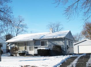 70 Hickory Dr, Carpentersville, IL