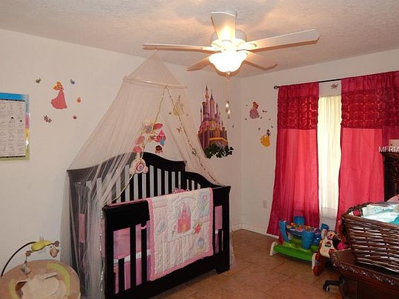 3rd image of 7144 Knottypine Ave