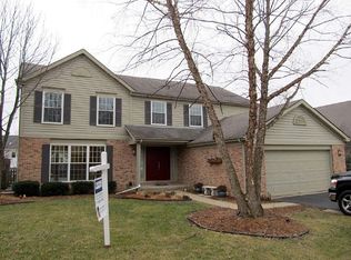 321 Tally Ho Dr, Vernon Hills, IL