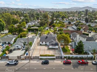 23036 Burbank Blvd, Woodland Hills, CA 91367