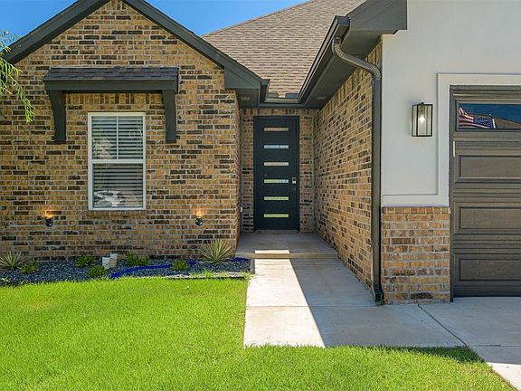 2nd image of 2582 Shady Hollow Dr