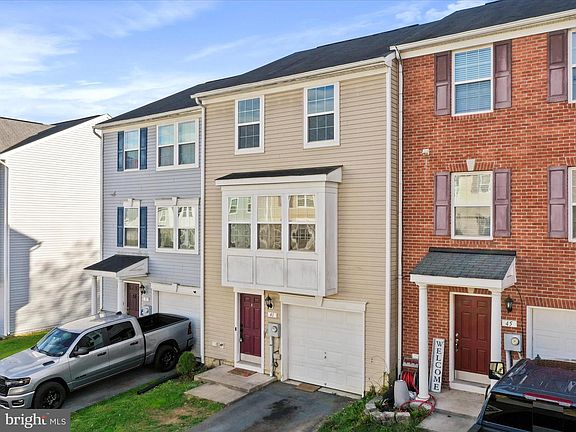 4th image of 41 Venetian Ct