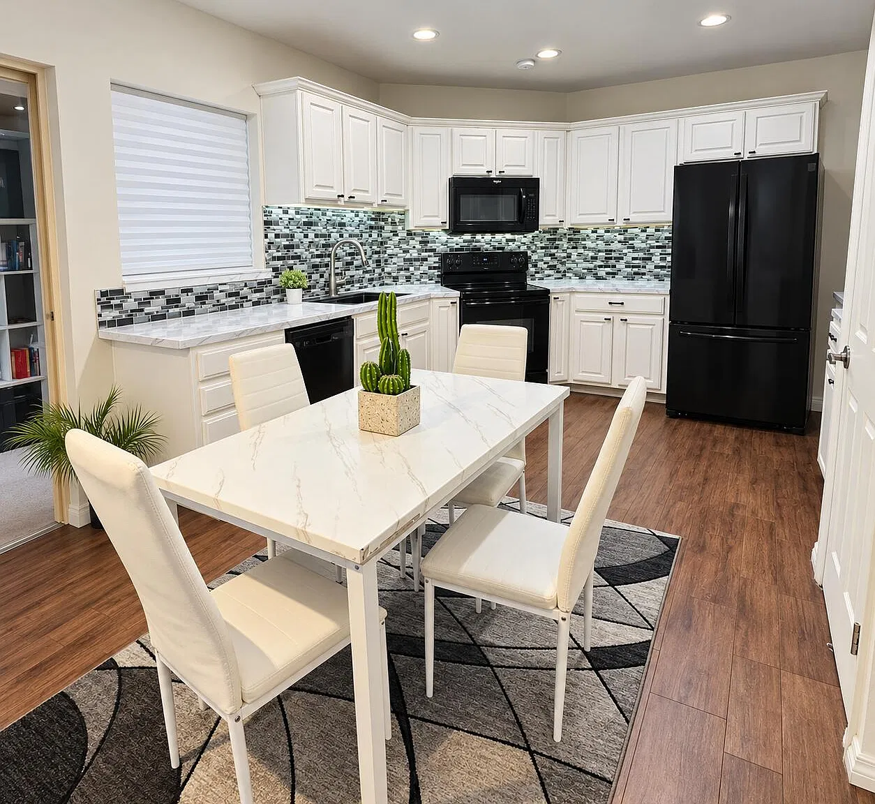 2 bed, 2.0 bath, 1080 sqft, $2,200 — Photo 3
