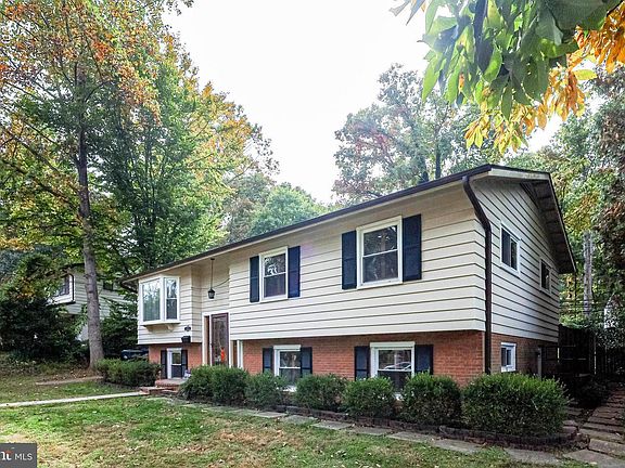 3rd image of 8523 Canterbury Dr