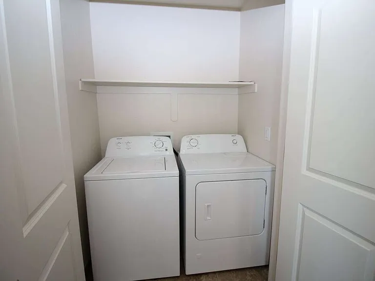 537 W 1420 N #101 — Photo 7