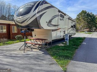 204 Newmar Ct, Dillard, GA 30537