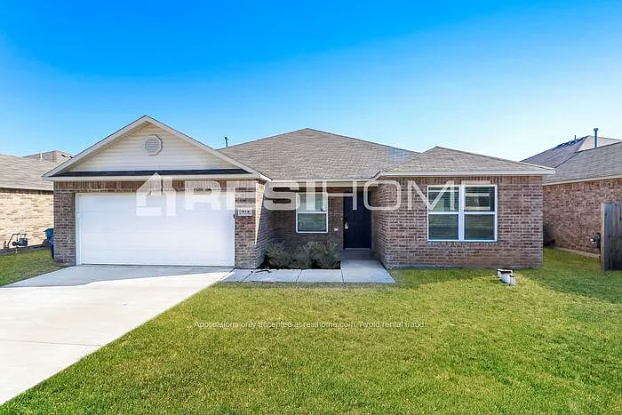 4 bed, 2.0 bath, 1711 sqft, $1,785 — Photo 1