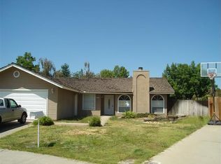 1011 Cottle Ave, Sanger, CA 93657