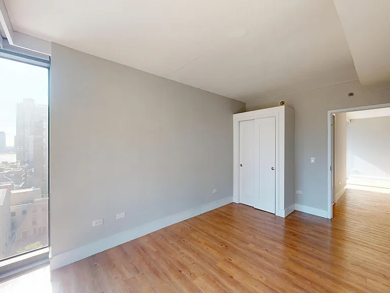 237 E 34th St #1606 — Photo 12