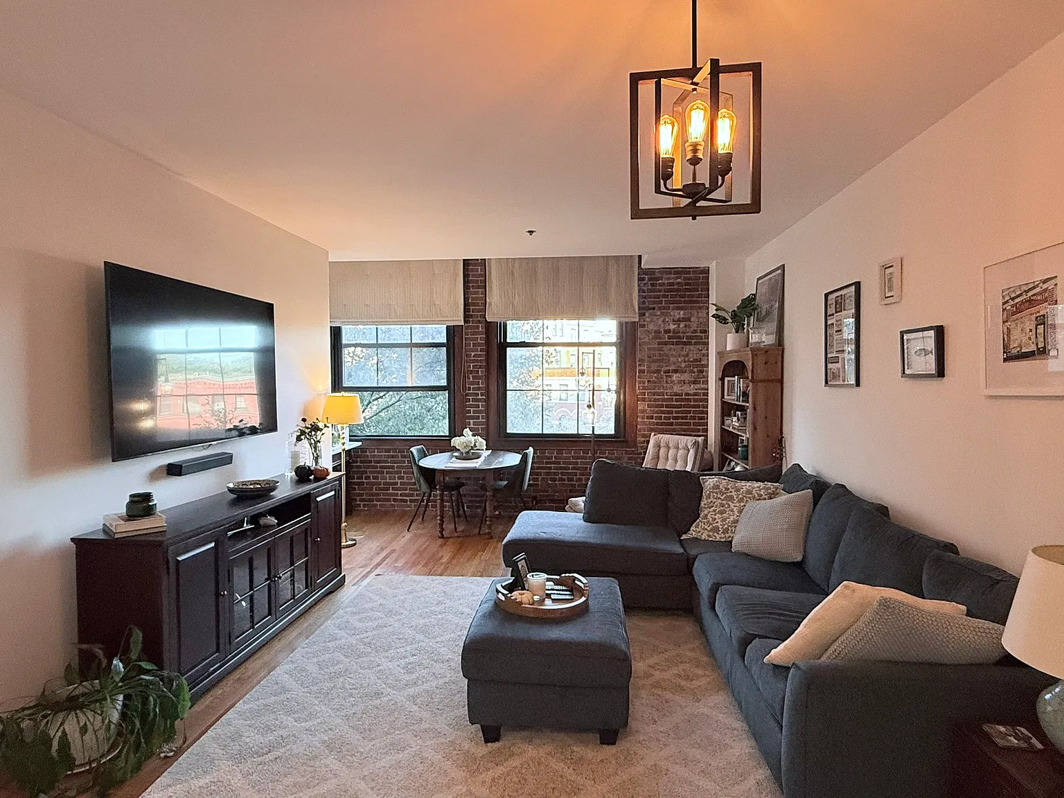 1 bed, 802 sqft, $2,950 — Photo 2