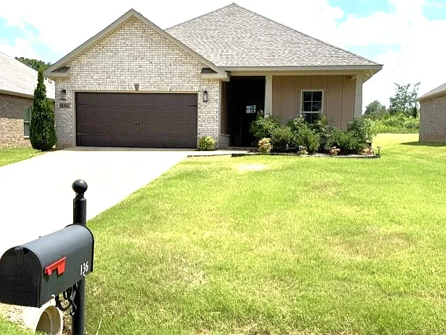 3 bed, 1833 sqft, $1,950 — Photo 2
