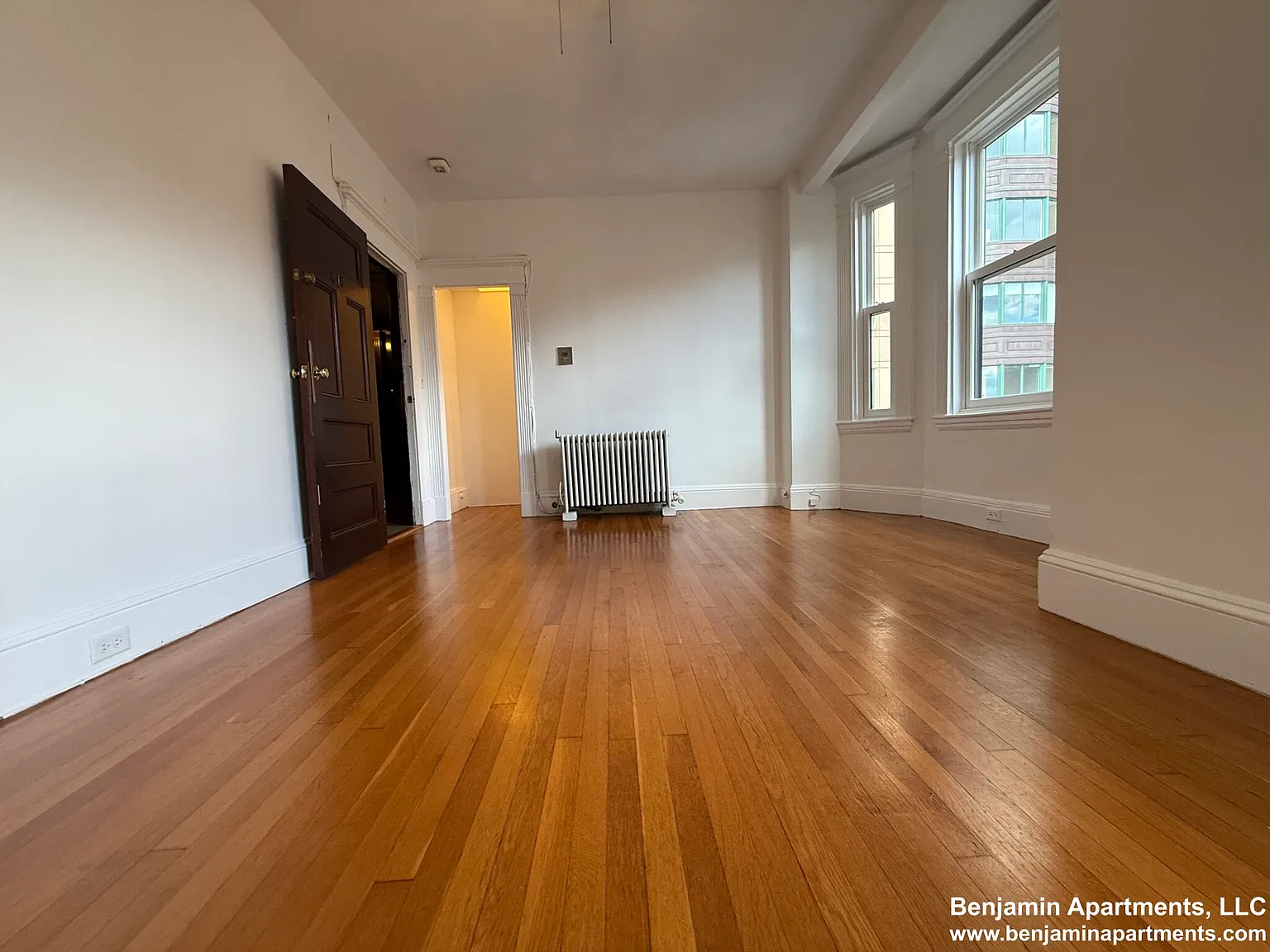 Studio, 295 sqft, $2,300 — Photo 2