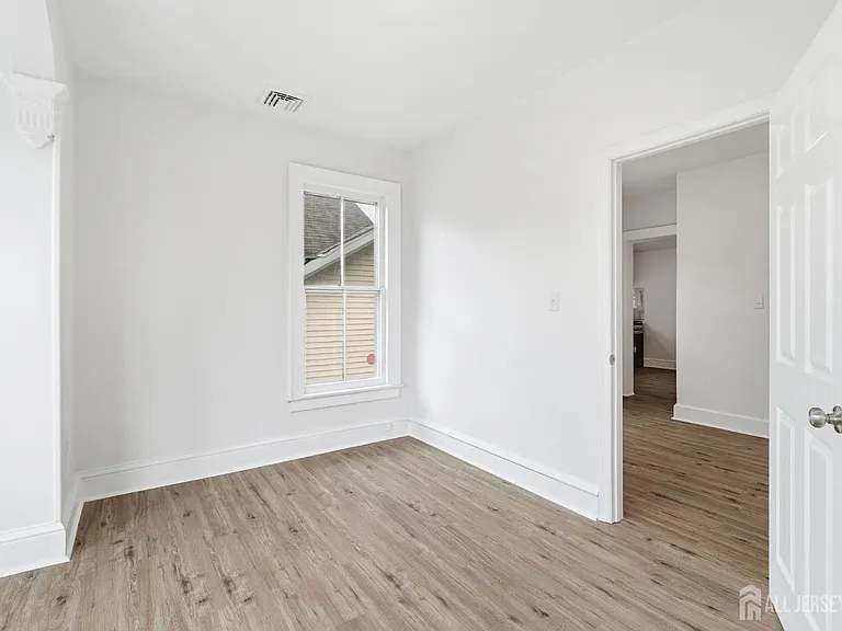 30 W Somerset St #2B — Photo 14