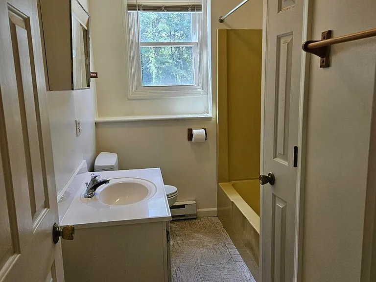 29B Plumtree Rd #B — Photo 6