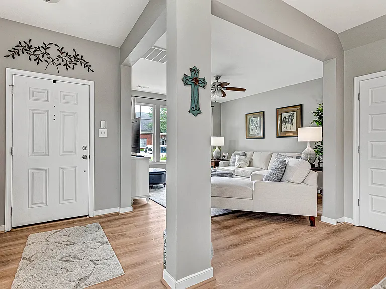 9113 Rutland Greens Way — Photo 3