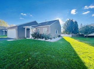 1339 Walden Dr, Elgin, IL 60120