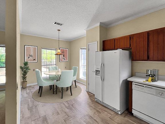 2nd image of 1348 Greenvista Ln