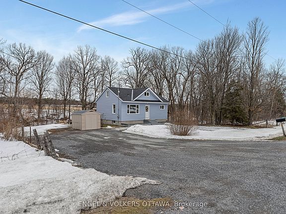 2nd image of 4868 Ferry Rd