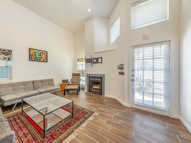 1500 Woodlawn Blvd #4 — Photo 9