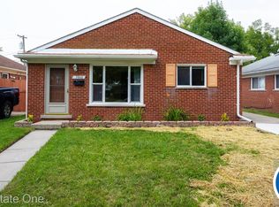7952 Elm St, Taylor, MI 48180