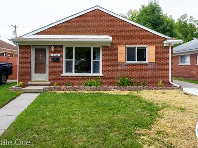 7952 Elm St, Taylor, MI, 48180