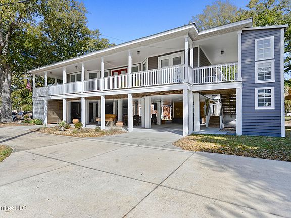2nd image of 112 Edgewater Dr