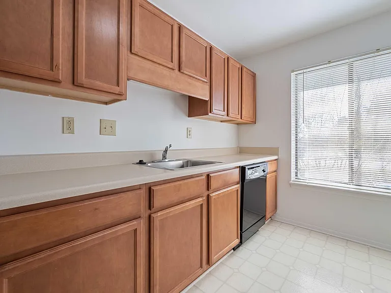 Foxridge Apartment Homes — Photo 235