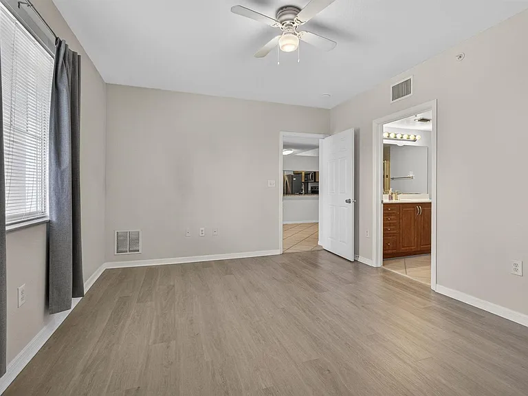 6510 Emerald Dunes Dr #308 — Photo 19